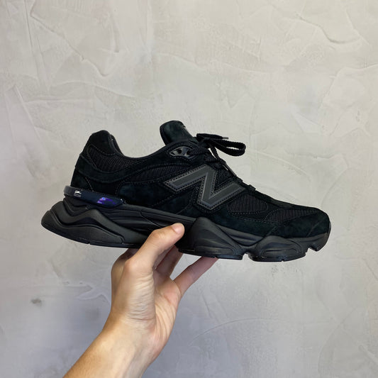 New Balance 9060 Triple Black (Pronta Entrega)