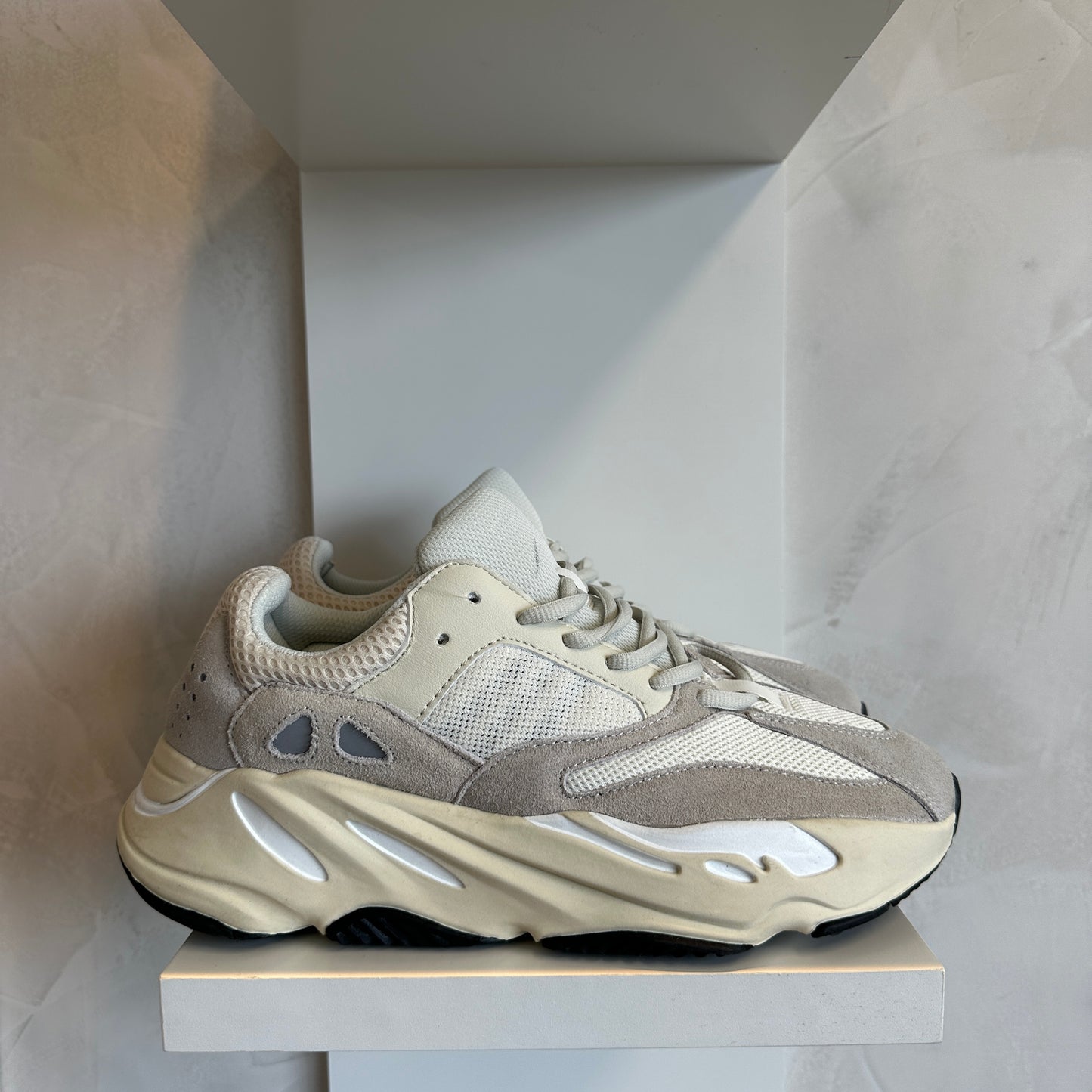 Adidas Yeezy Boost 700 Analog (Pronta Entrega)