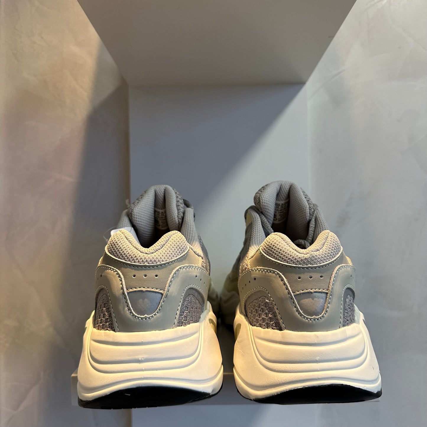 Adidas Yeezy Boost 700 V2 Cream (Pronta Entrega)