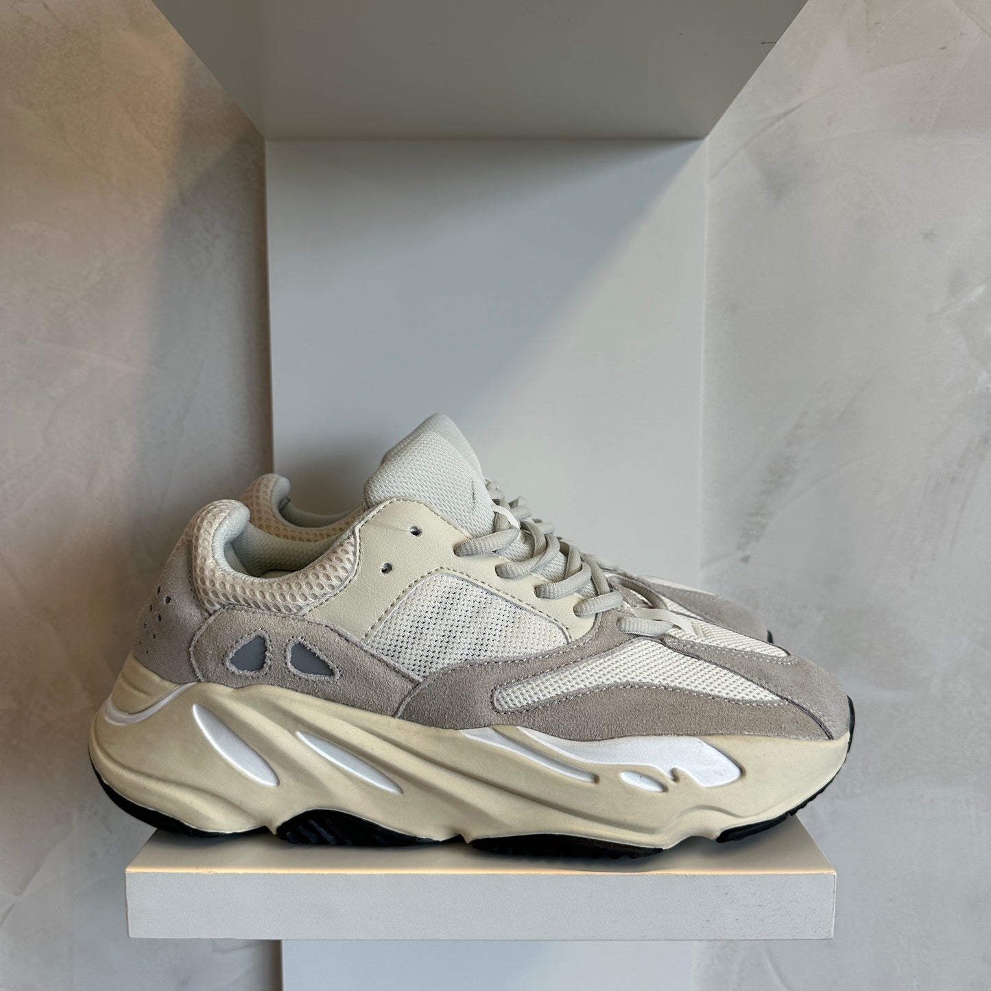 Adidas Yeezy Boost 700 Analog (Pronta Entrega)