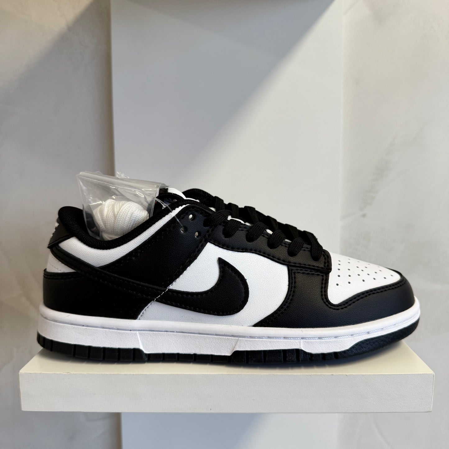 Nike Dunk Low Retro Black White Panda (Pronta Entrega)