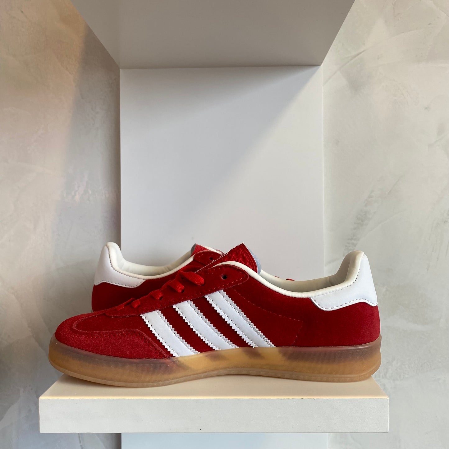 Adidas Gazelle Indoor Scarlet Cloud White (Pronta Entrega)