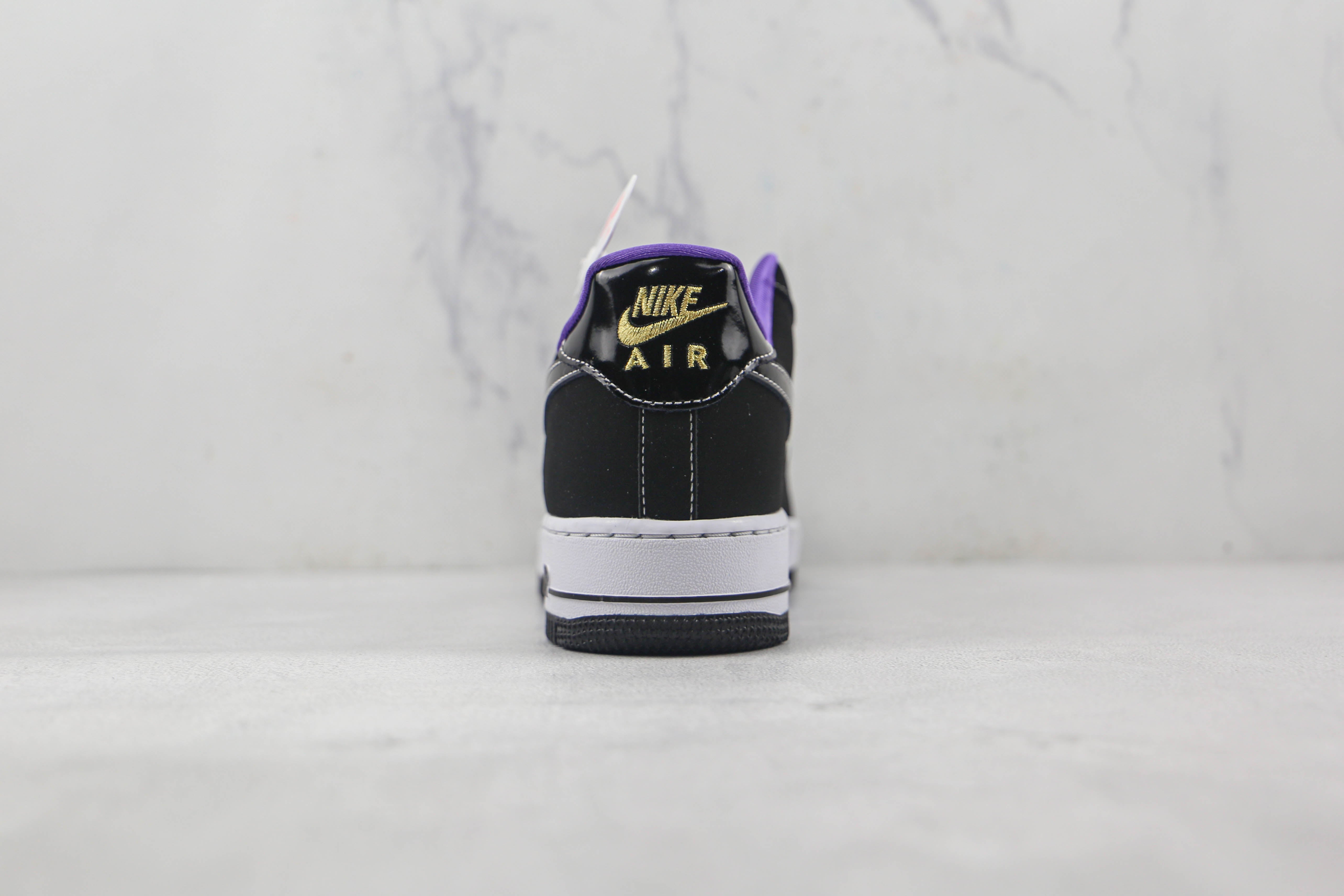 Black store purple nike